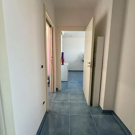 Bella Vista Apartment *