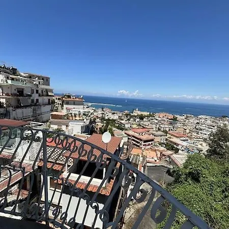 Bella Vista Apartment *